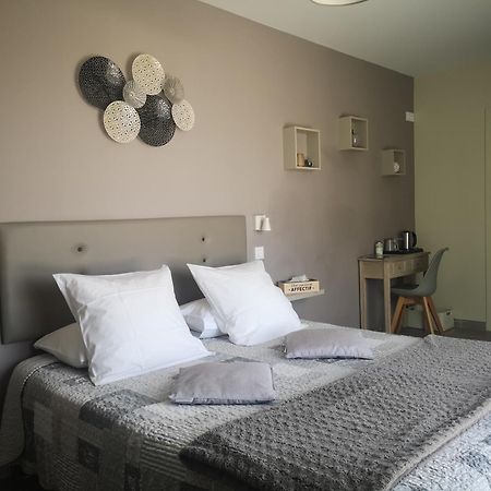 La Sarlamandre, Chambres Et Table D'Hotes Marcillac-Saint-Quentin Luaran gambar