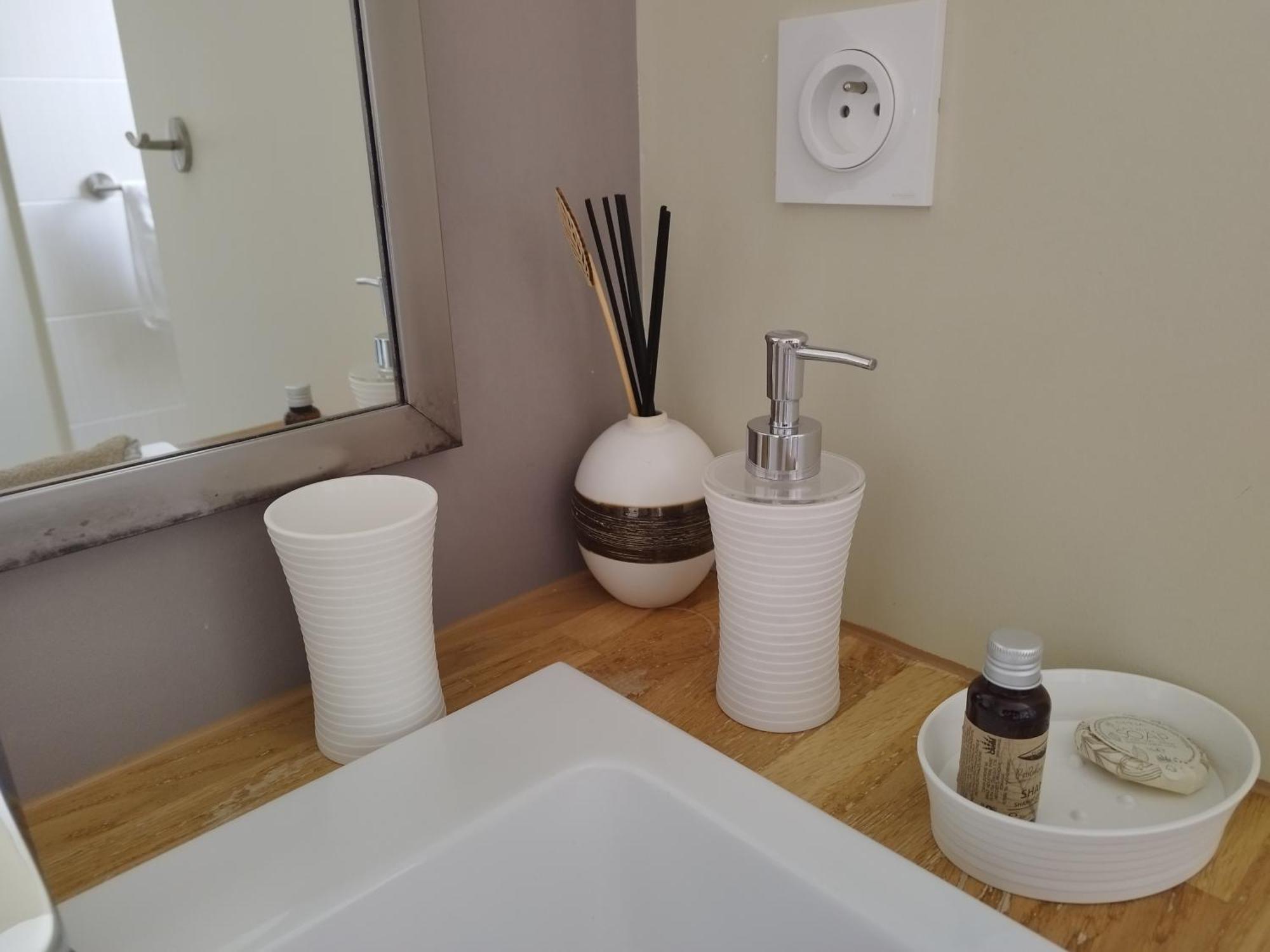 La Sarlamandre, Chambres Et Table D'Hotes Marcillac-Saint-Quentin Luaran gambar