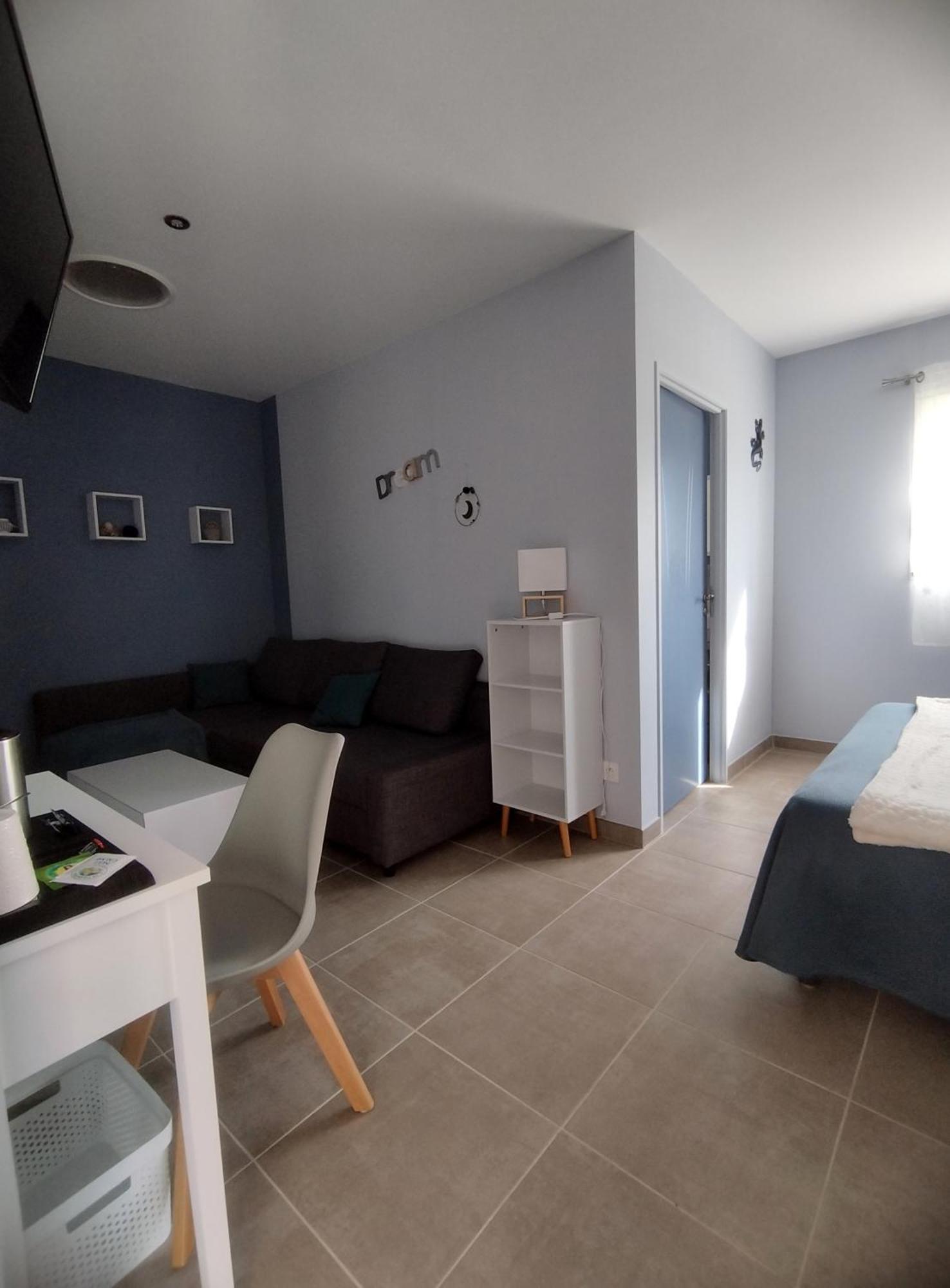 La Sarlamandre, Chambres Et Table D'Hotes Marcillac-Saint-Quentin Luaran gambar