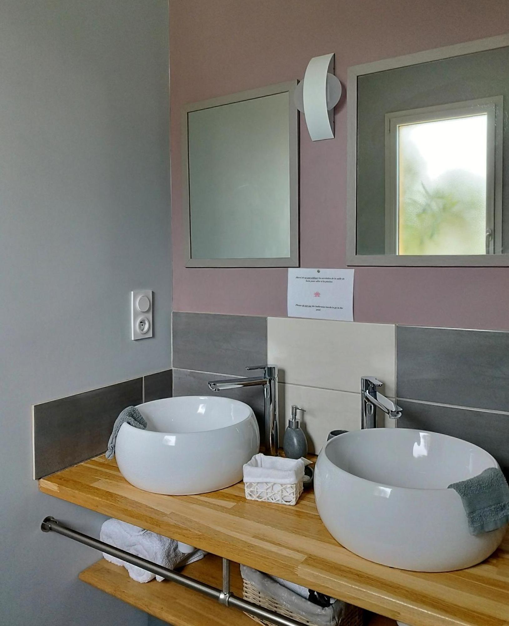 La Sarlamandre, Chambres Et Table D'Hotes Marcillac-Saint-Quentin Luaran gambar