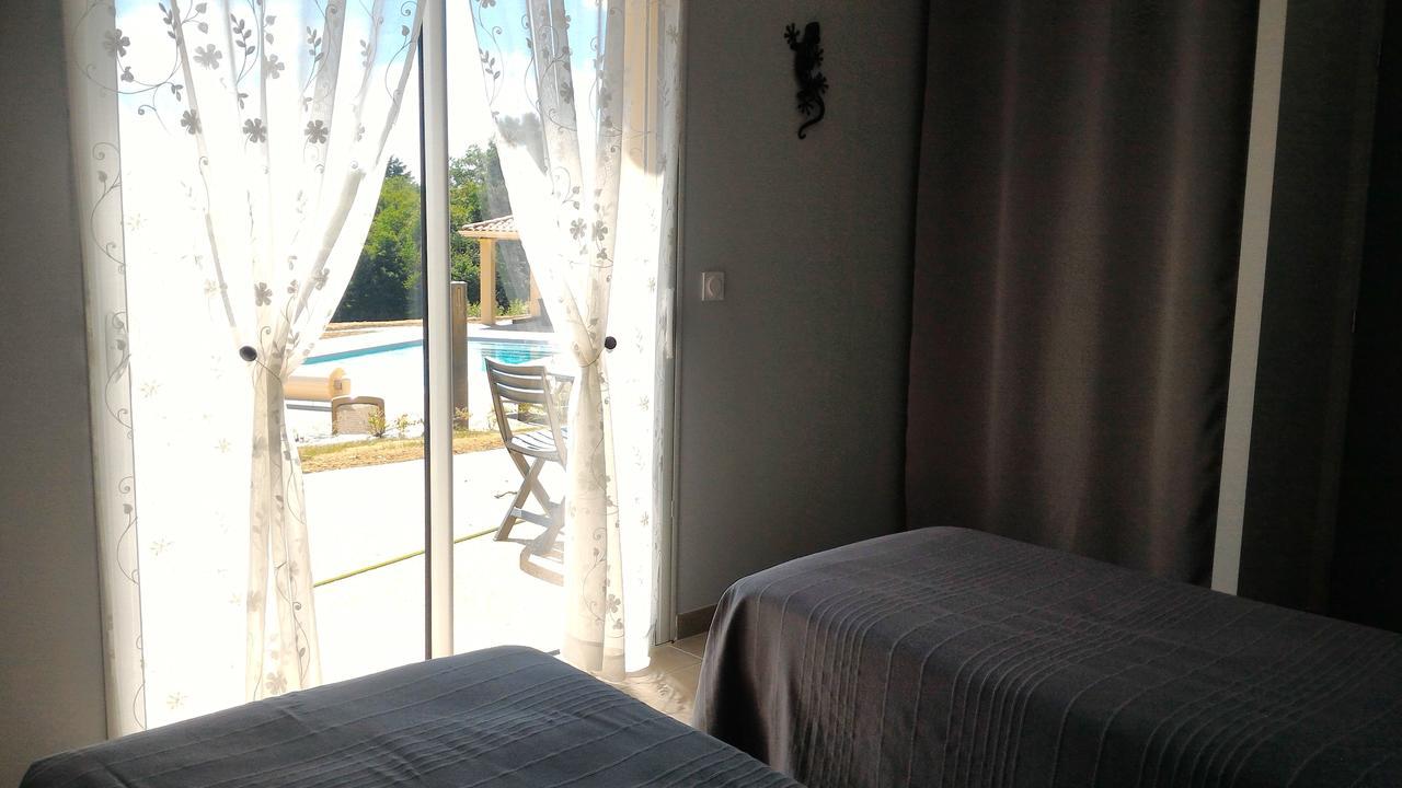 La Sarlamandre, Chambres Et Table D'Hotes Marcillac-Saint-Quentin Luaran gambar