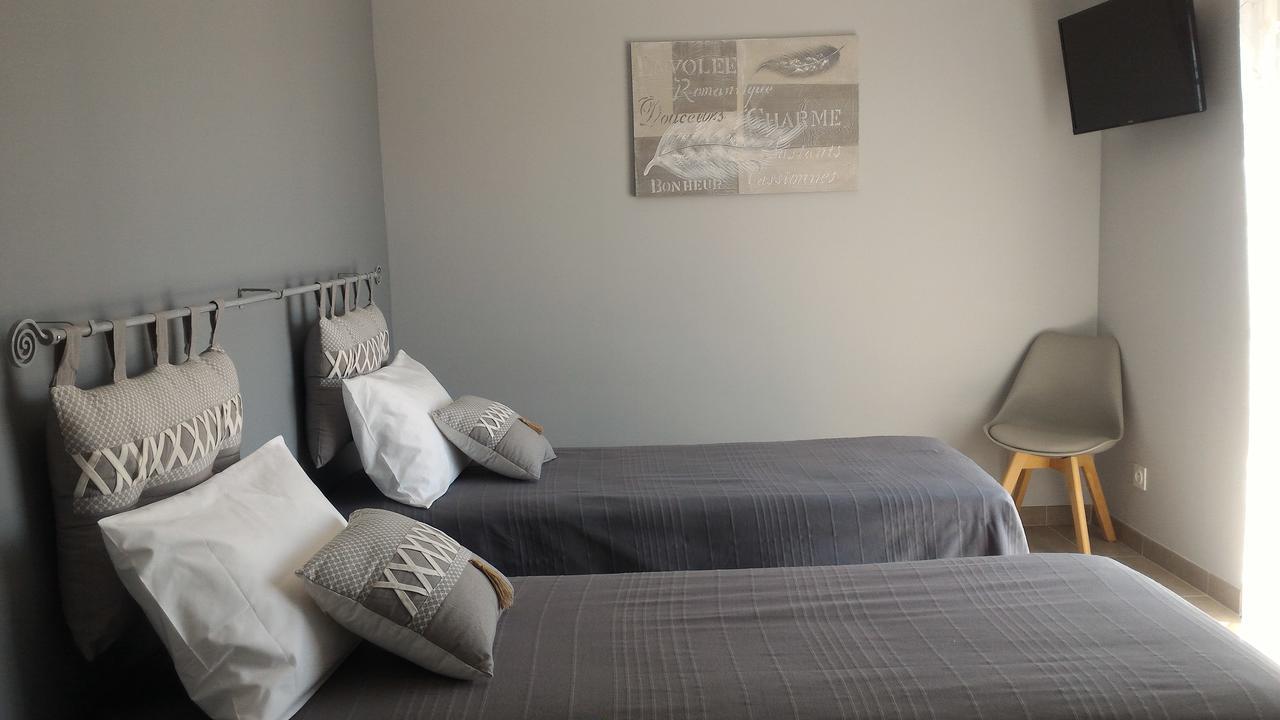 La Sarlamandre, Chambres Et Table D'Hotes Marcillac-Saint-Quentin Luaran gambar
