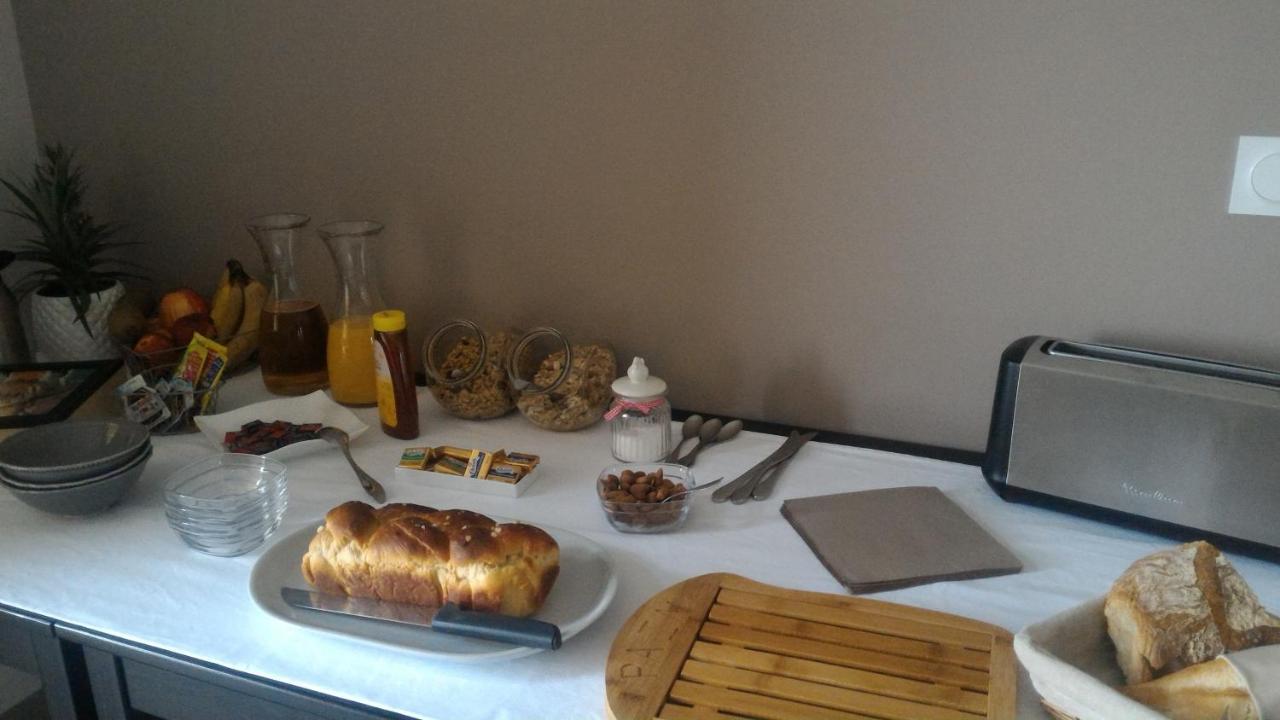 La Sarlamandre, Chambres Et Table D'Hotes Marcillac-Saint-Quentin Luaran gambar