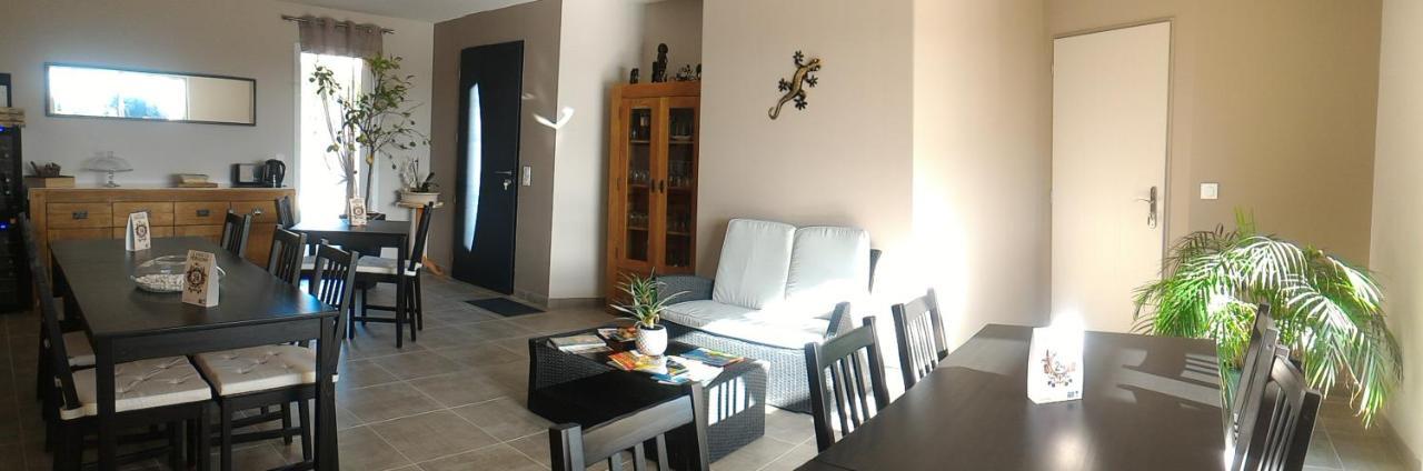 La Sarlamandre, Chambres Et Table D'Hotes Marcillac-Saint-Quentin Luaran gambar