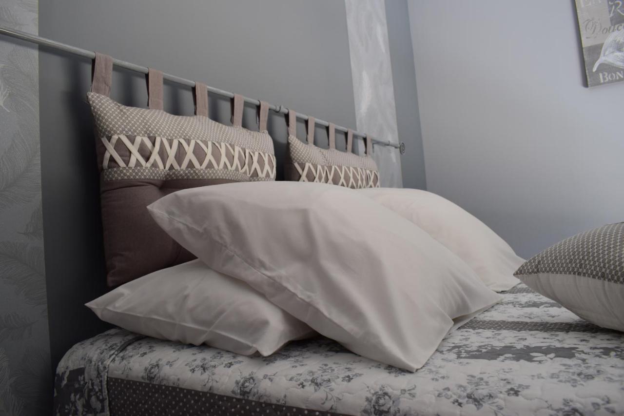 La Sarlamandre, Chambres Et Table D'Hotes Marcillac-Saint-Quentin Luaran gambar